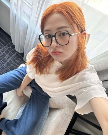 Huh Yunjin 허윤진