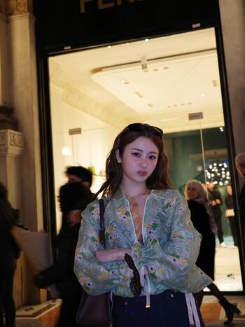 Huh Yunjin 허윤진