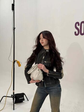 Huh Yunjin 허윤진