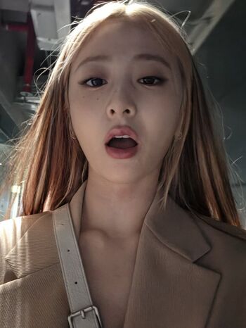 Leaked Huh yunjin  page private photo viral onlyfans