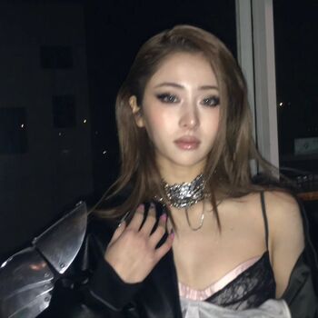 Leaked Huh yunjin  page private photo viral onlyfans