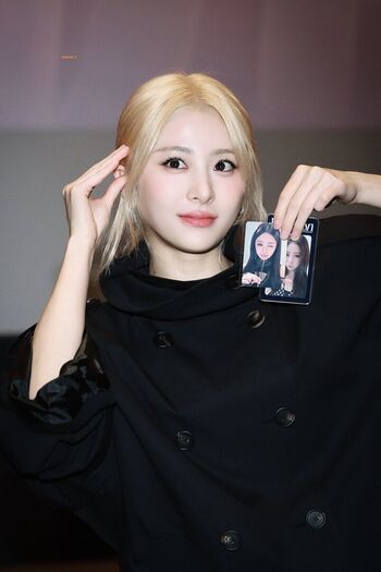 Leaked Huh yunjin  page private photo viral onlyfans