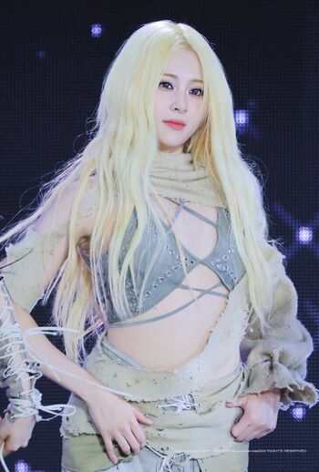 Leaked Huh yunjin  page private photo viral onlyfans