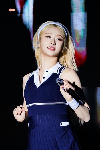 Huh Yunjin 허윤진