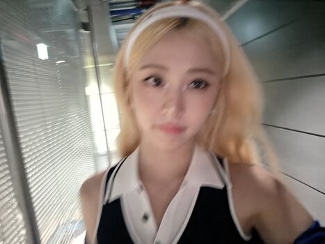 Leaked Huh yunjin  page private photo viral onlyfans