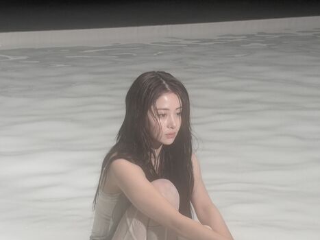 Huh Yunjin 허윤진
