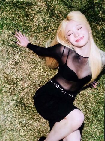 Leaked Huh yunjin private photo viral onlyfans