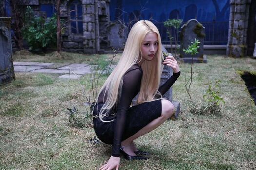 Leaked Huh yunjin private photo viral onlyfans