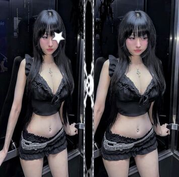 Leaked Idontwannabeyouanymore private photo viral onlyfans