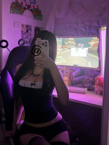 Leaked Iknowusoweli private photo viral onlyfans