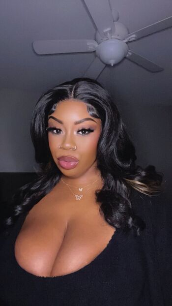 Leaked Ilooklikebaae page private photo viral onlyfans
