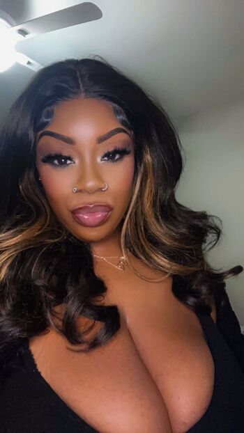 Leaked Ilooklikebaae page private photo viral onlyfans