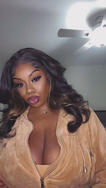 Leaked Ilooklikebaae private photo viral onlyfans