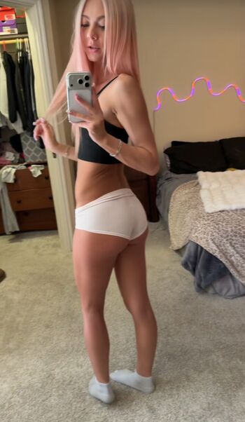 Leaked Iluvjennixo private photo viral onlyfans