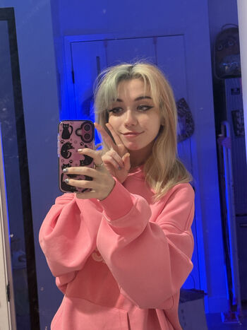 Leaked Iluvmeww page private photo viral onlyfans