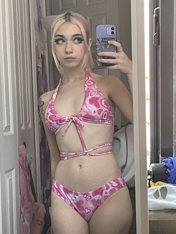 Leaked Iluvmeww page private photo viral onlyfans