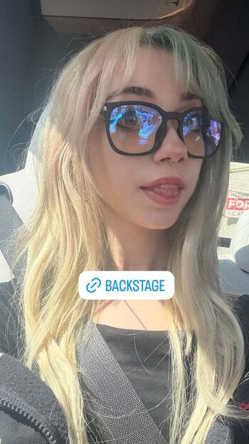 Leaked Iluvmeww page private photo viral onlyfans