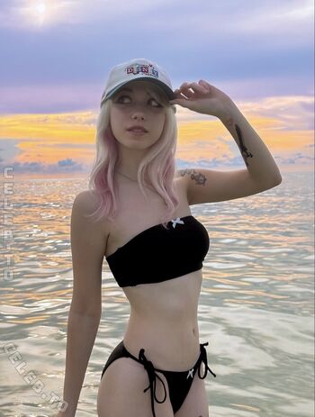 Leaked Iluvmeww page private photo viral onlyfans