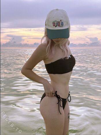 Leaked Iluvmeww page private photo viral onlyfans