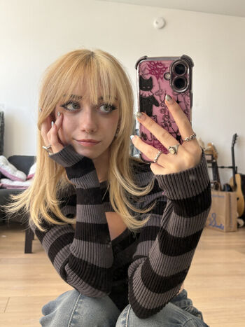 Leaked Iluvmeww page private photo viral onlyfans