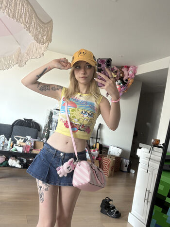 Leaked Iluvmeww page private photo viral onlyfans