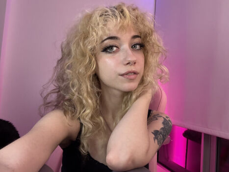 Leaked Iluvmeww page private photo viral onlyfans