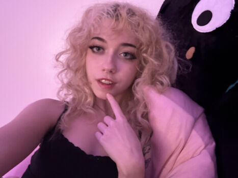 Leaked Iluvmeww page private photo viral onlyfans