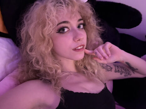Leaked Iluvmeww page private photo viral onlyfans