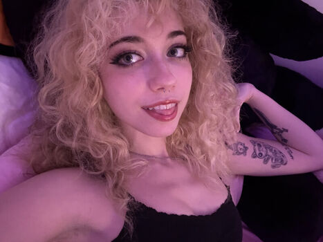Leaked Iluvmeww page private photo viral onlyfans