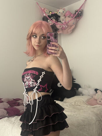 Leaked Iluvmeww page private photo viral onlyfans