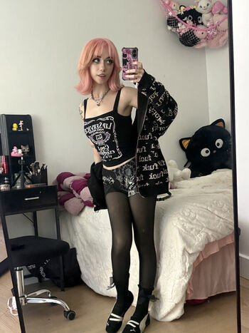 Leaked Iluvmeww private photo viral onlyfans