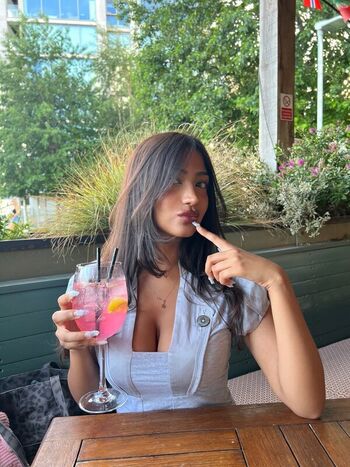 Leaked Imanimalikaa private photo viral onlyfans