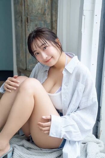 Ina Enohara 榎原依那