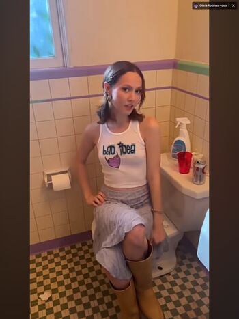 Iris Apatow