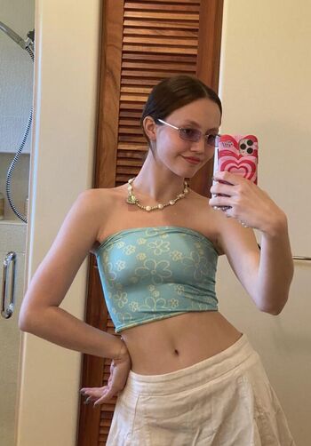 Iris Apatow