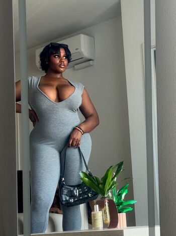Leaked Iris ard private photo viral onlyfans