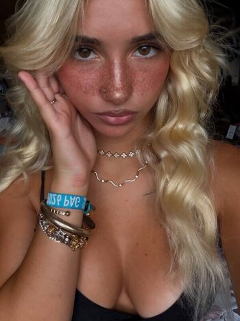 Leaked Iris vallaranii private photo viral onlyfans