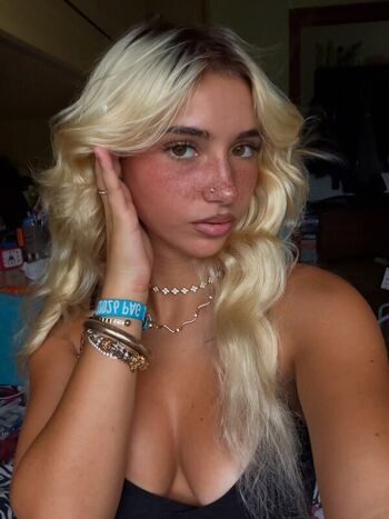 Leaked Iris vallaranii private photo viral onlyfans