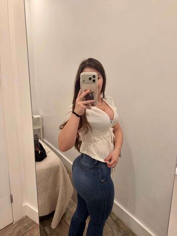 Isabella Mendoza
