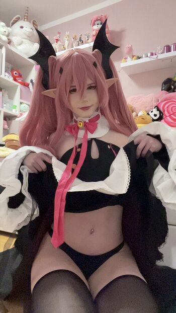 Isi Cosplay