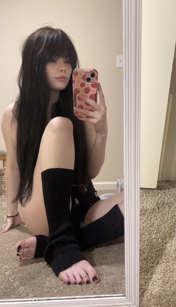 Leaked Isizzly page private photo viral onlyfans