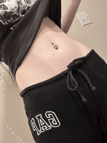 Leaked Isizzly page private photo viral onlyfans