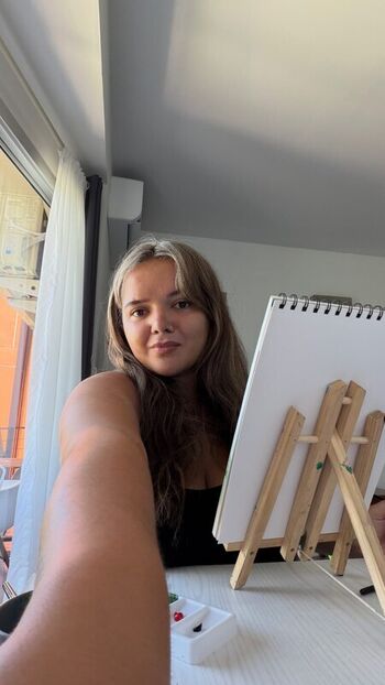 Issy Vine