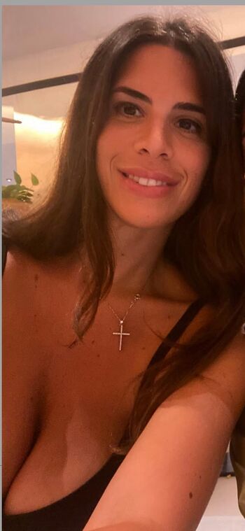 Leaked Italian girls page private photo viral onlyfans