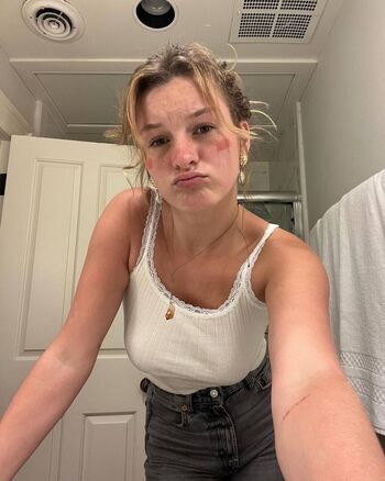 Leaked Itscarlyjane  page private photo viral onlyfans