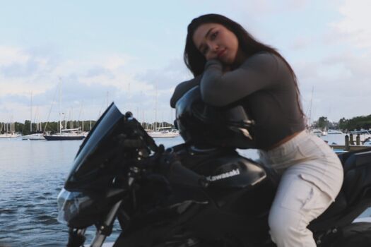 Leaked Itscarolinamarie private photo viral onlyfans