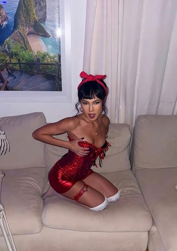 ItsLucyLuxxe