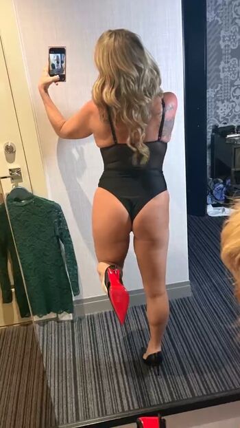 itsnikkibitch_xo