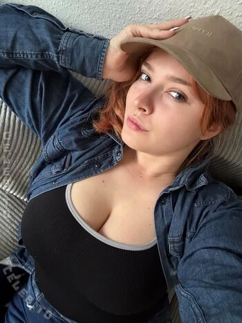Leaked Itsschmolli private photo viral onlyfans