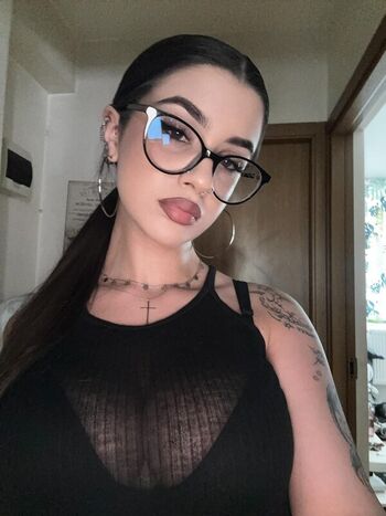 Leaked Iuahnaa private photo viral onlyfans
